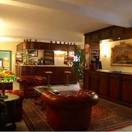 Lion Hotel 3*
