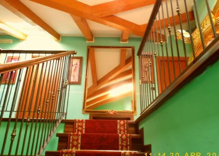Lion Hotel 3*